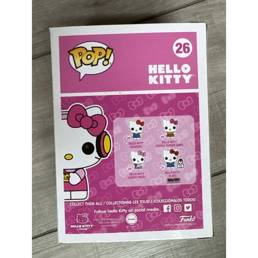 NEW Vaulted‎ Funko POP! Hello Kitty Gamer #26 GameStop Exclusive with Protector